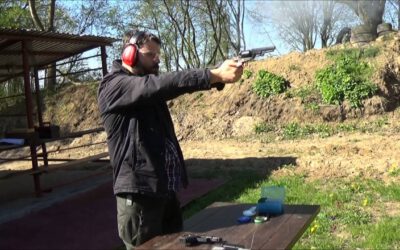 Glock 19 i Colt Navy Sheriff- przykłady broni bocznej